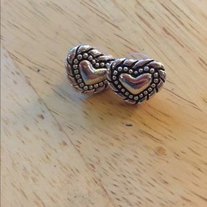 Silver tone Pair of pierced earrings- Hearts